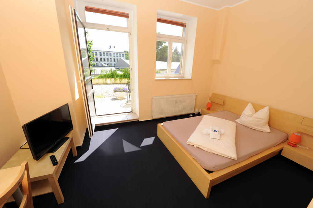 Hotel My Bed Dresden Rum bild